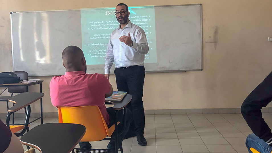 Lecture delves into role of Palestinian civil society institutions |  Birzeit University