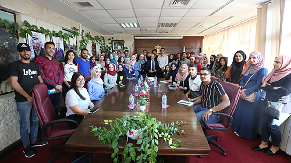 Public administration students meet learn about National School of